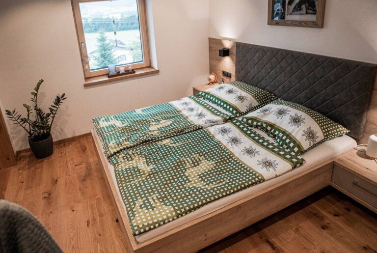 Schlafzimmer 007